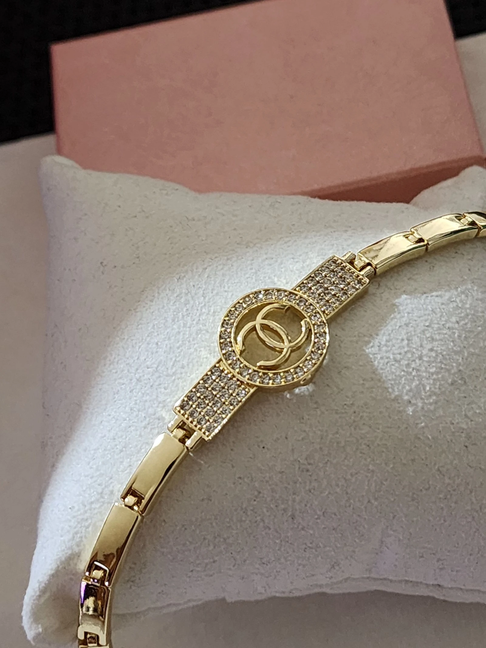 Pulsera con circonitas , oro laminado 14k 